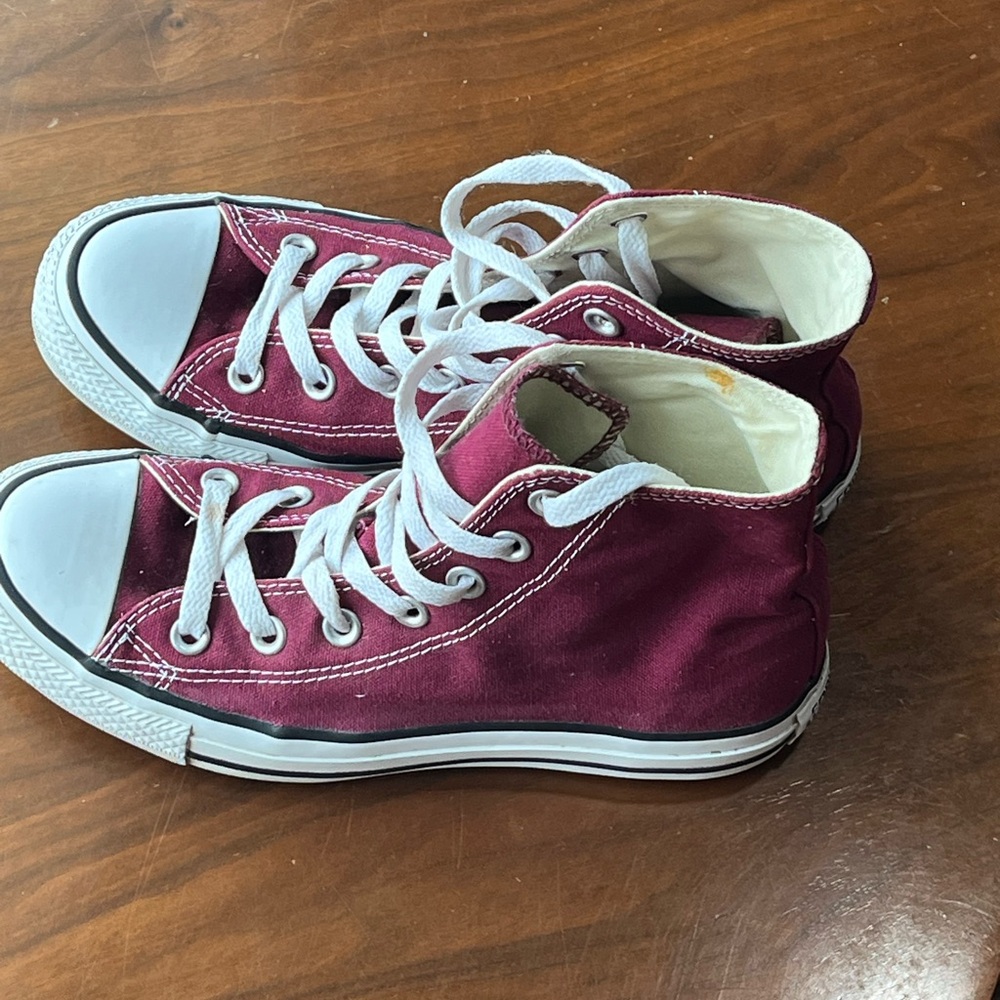 Converse Chuck Taylor High Tops - Picture 4 of 5